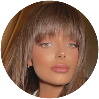 A voicenote graphic is shown next to an image of Maura Higgins.