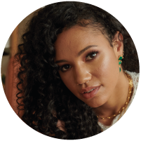 A voicenote graphic is shown next to an image of Vick Hope. Two blue text message bubbles read '3 easy tips for reaching out to someone. 1. Don't worry about leaving the perfect message - just knowing someone is thinking of you means a lot.'